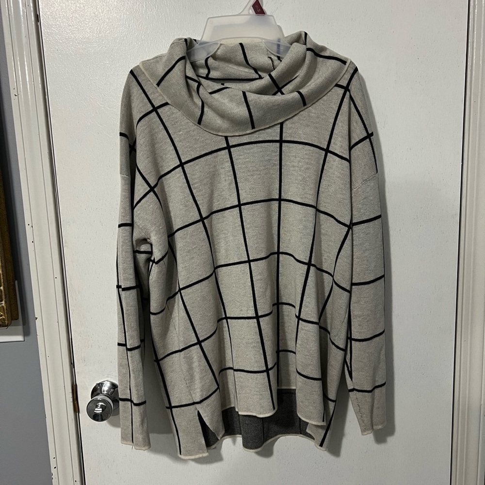 Women's Grid Pattern Sweater